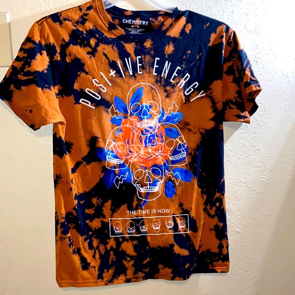 A shirt - Picture 1 of 1